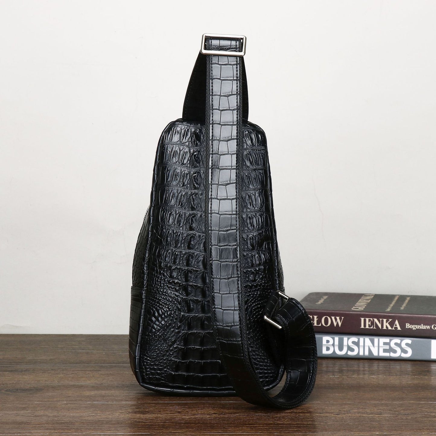 Premium  Croc-Effect Men's Chest Bag, A Large Capacity Crossbody Shoulder Front Pack with High-End Trendy Design, Perfect for Everyday & Travel