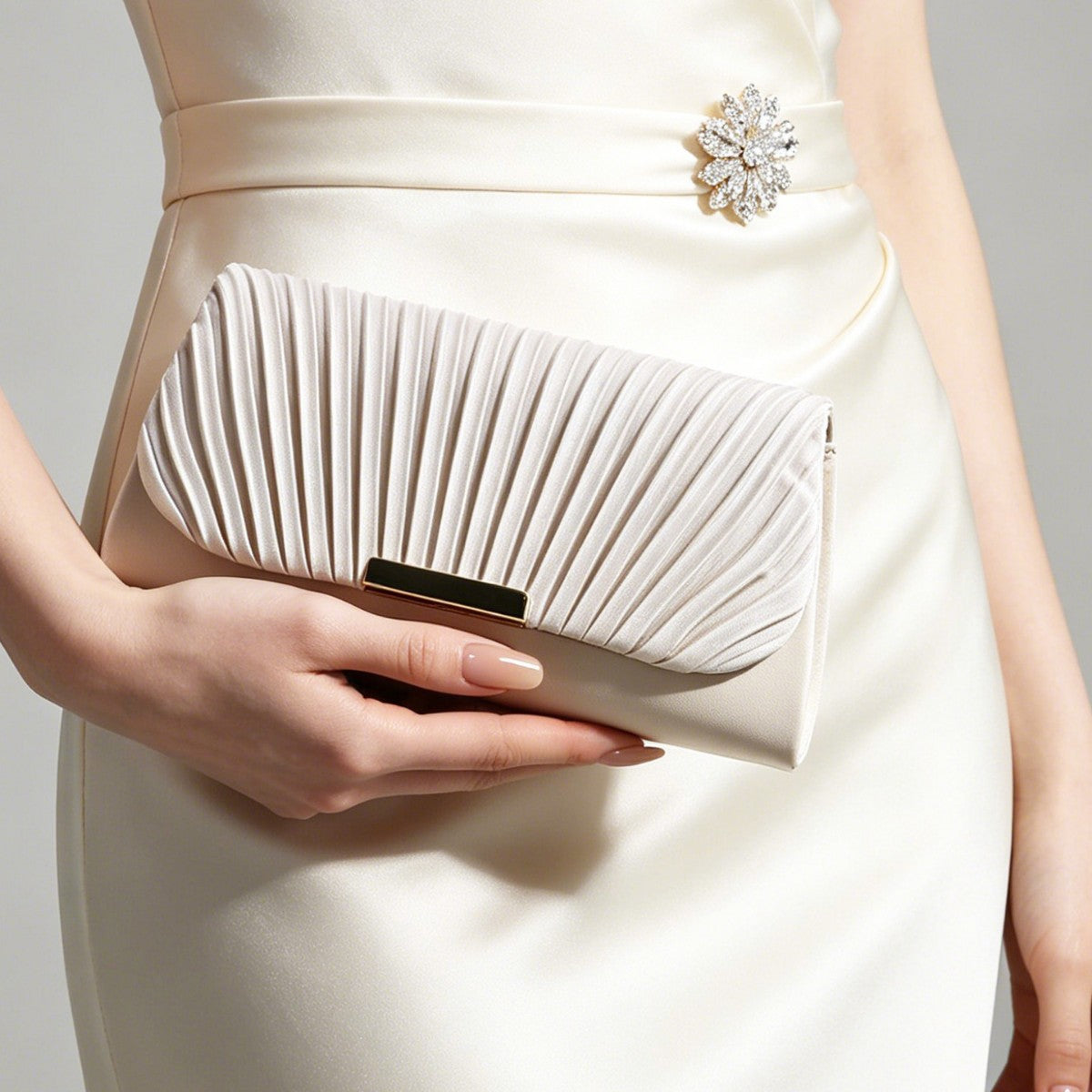 New Magnetic Snap Pleated Clutch for Women, Niche Premium Evening Party Bag, Metal Strip Patchwork Designer Handbag for Ladies