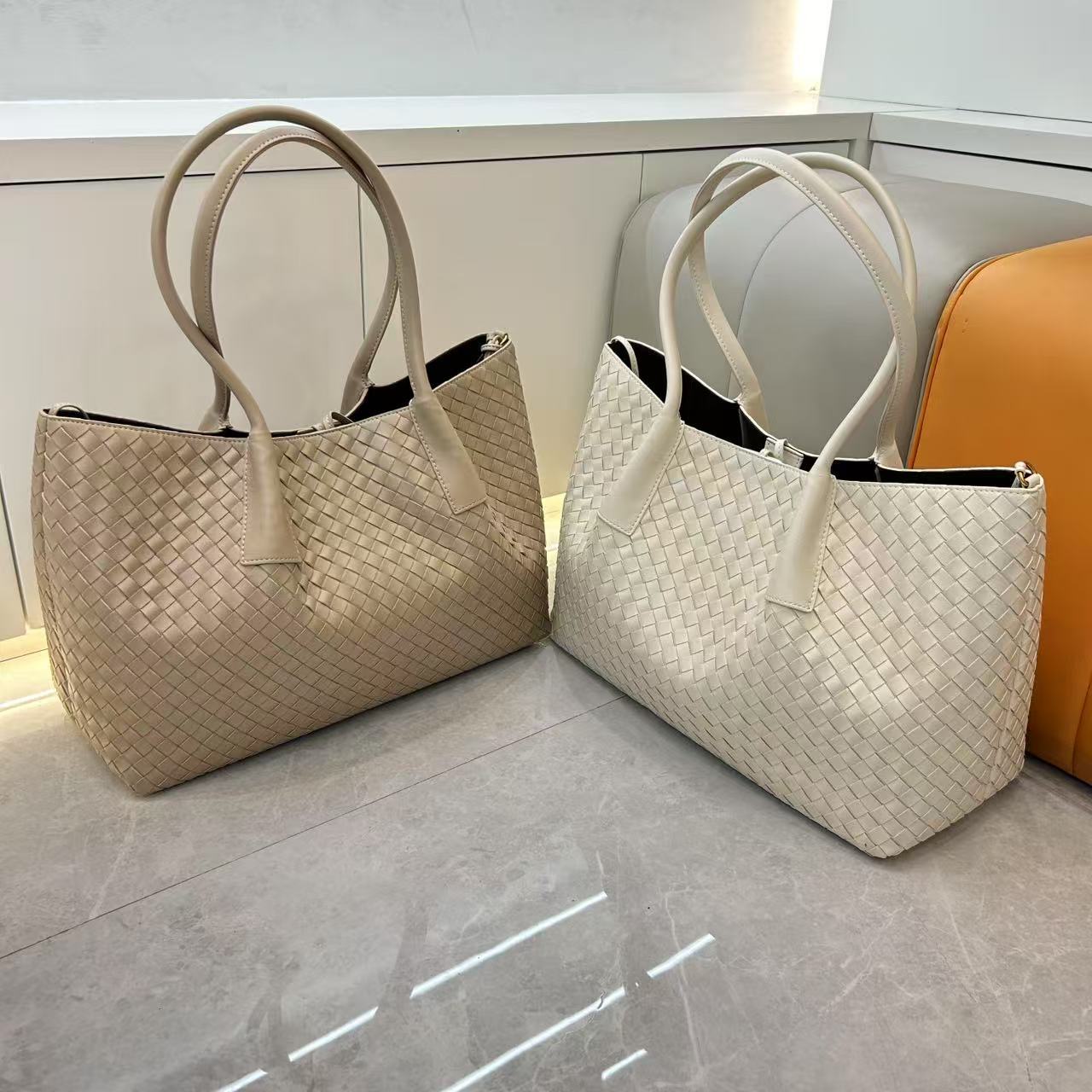 Leather New Woven Tote Bag Hand Crossbody One Shoulder Underarm Bag Women's Large Capacity Bag Mommy Bag