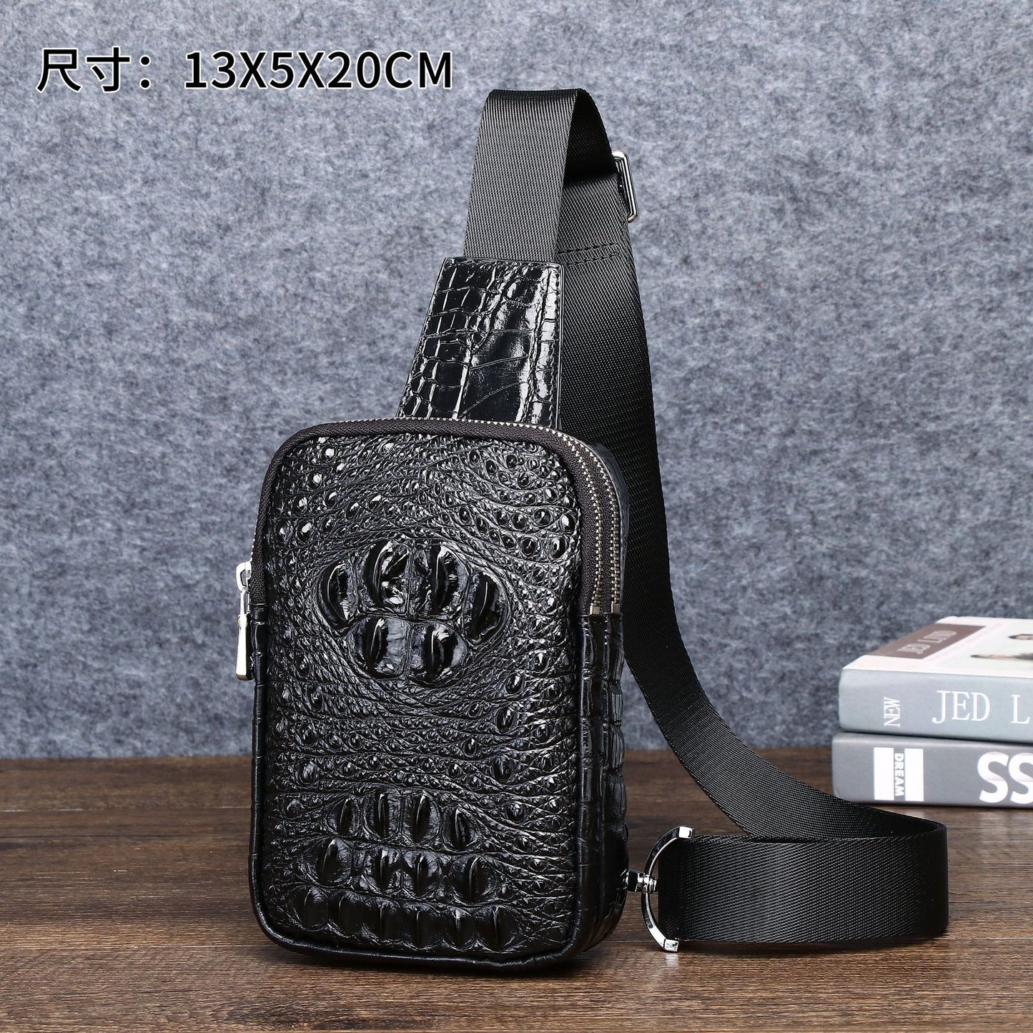 New Arrival Croc-Effect Small Chest Bag for Men, A Fashionable Outdoor Mini Crossbody Front Pack with Trendy Classic Design