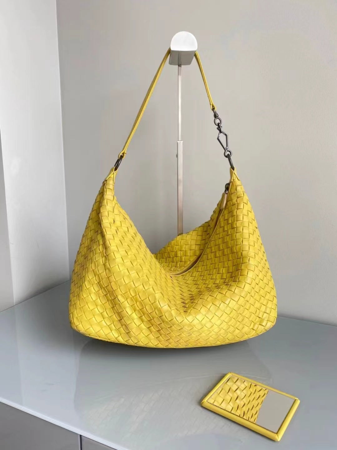 Genuine Sheepskin Leather Woven Dog Walking Bag for Women, Large Capacity Hobo Pillow Shoulder Underarm Purse, Fashionable Casual Handbag for Ladies