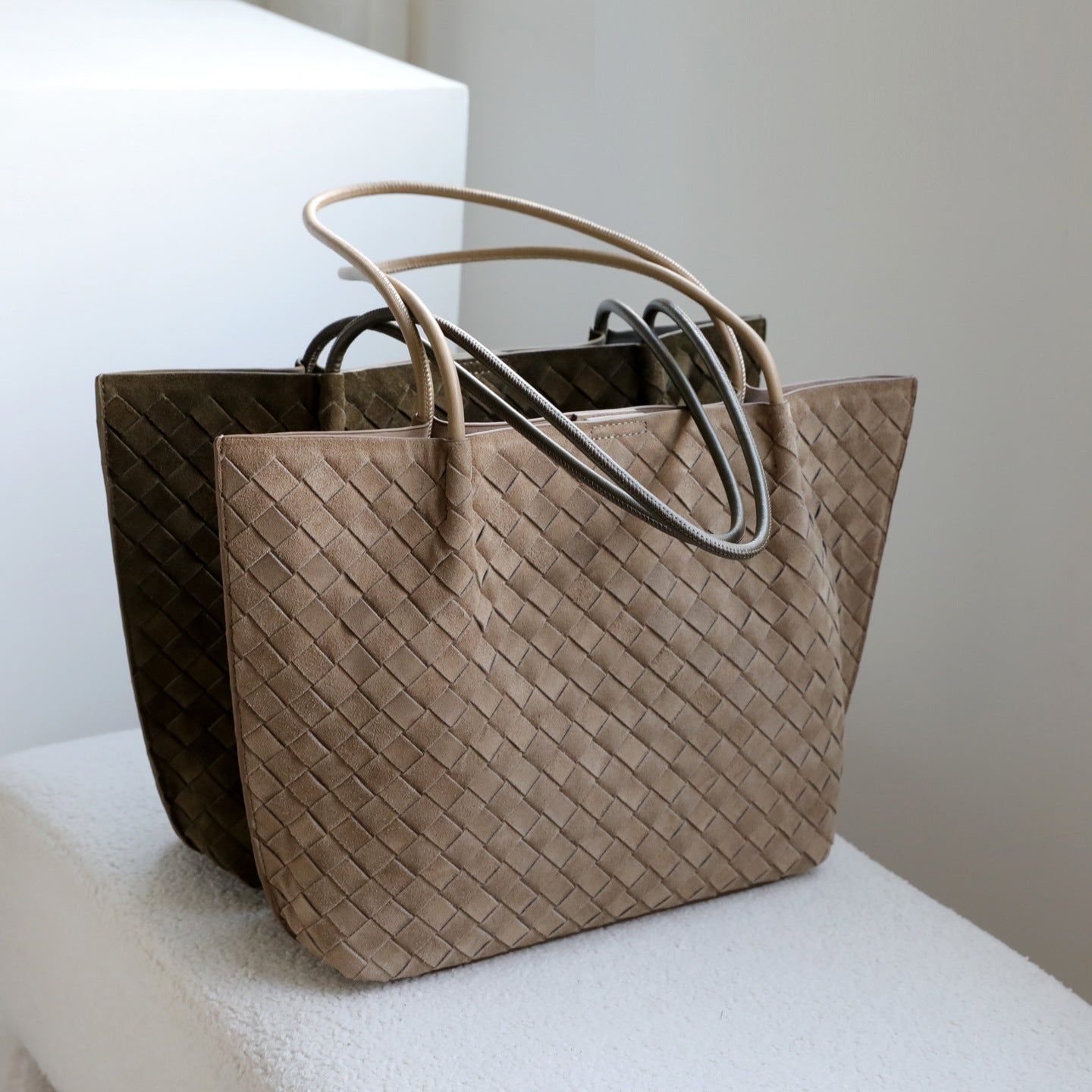 Frosted Woven Leather Tote Bag for Women Large Capacity Vintage Shoulder Underarm Handbag, Niche Design with Soft Matte Texture for Fall Winter