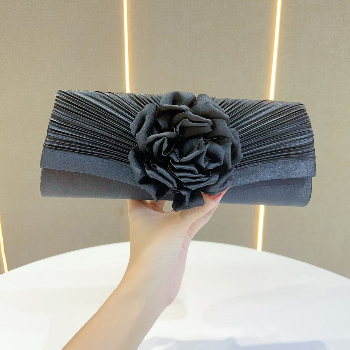 Elegant Pleated Evening Clutch for Women, A Floral Chanel-Style Crossbody Banquet Bag with Premium Sophisticated Design, Perfect for Formal Dresses & Special Occasions