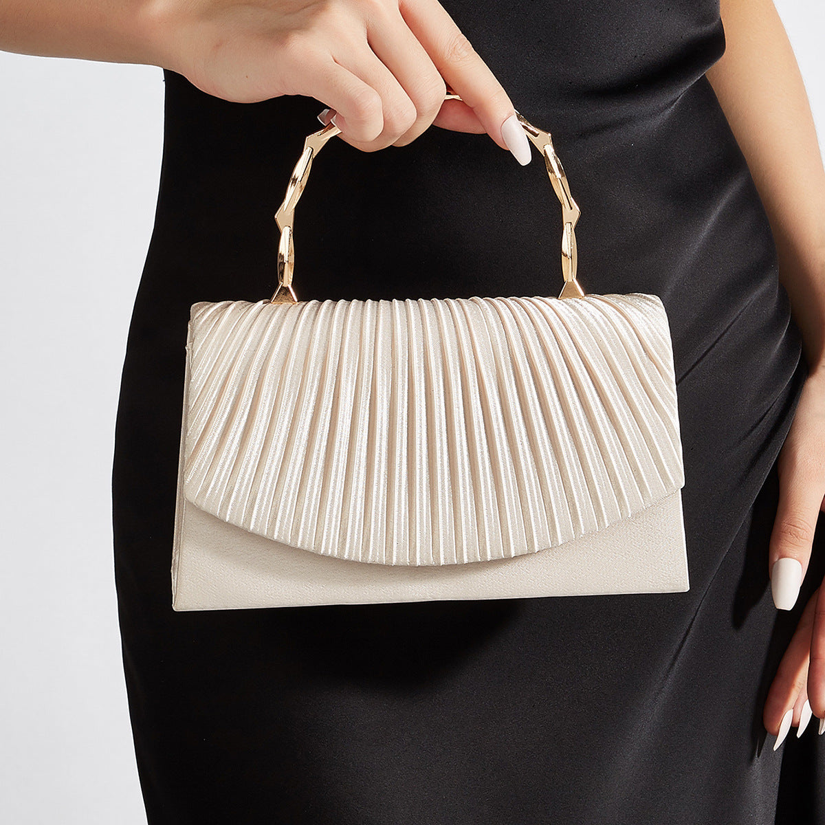 Luxury Satin Pleated Flap Handbag for Women, New Top Handle Chain Shoulder Crossbody Purse, High-End Fashionable Evening Bag for Ladies