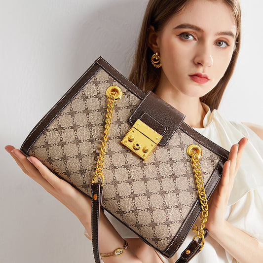 Genuine Leather Large Capacity Shoulder Tote Bag for Women, New Stylish Textured Chain Handbag, Versatile Everyday Purse for Ladies