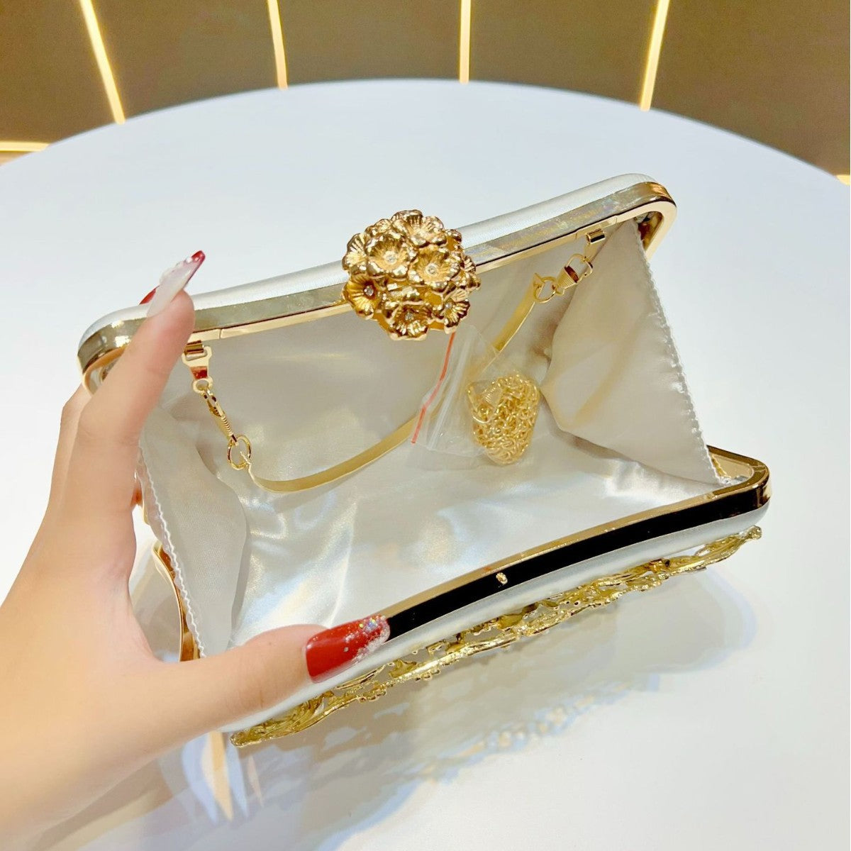 Women's Large Capacity Evening Clutch, Glamorous Small Square Chain Bag for Bridesmaid Formal Dress, Premium Purse for Banquet