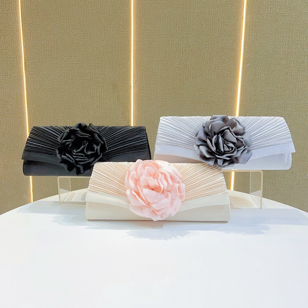Elegant Pleated Evening Clutch for Women, A Floral Chanel-Style Crossbody Banquet Bag with Premium Sophisticated Design, Perfect for Formal Dresses & Special Occasions