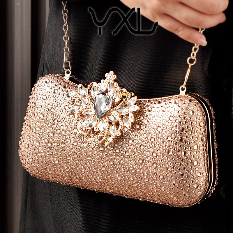 Elegant Luxury Rhinestone Evening Clutch for Women, A Sparkly Formal Dress Party Handbag Perfect for Cheongsam Banquets & Special Occasions