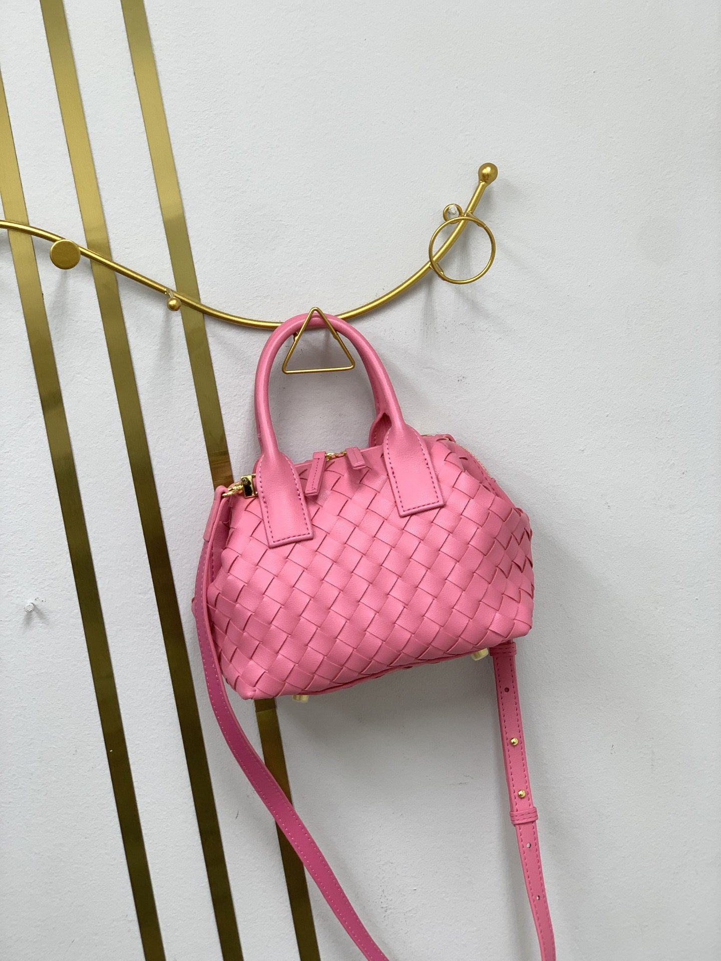 Genuine Leather Woven Boston Bag for Women, New Casual Shoulder Crossbody Top Handle Purse, Trendy Bowling Handbag for Ladies