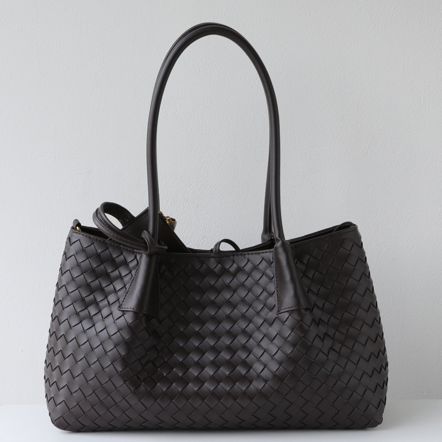 Genuine Leather Woven Underarm Bag for Women Large Capacity Commuter Shoulder Handbag, Niche Versatile Purse with Artisan Texture