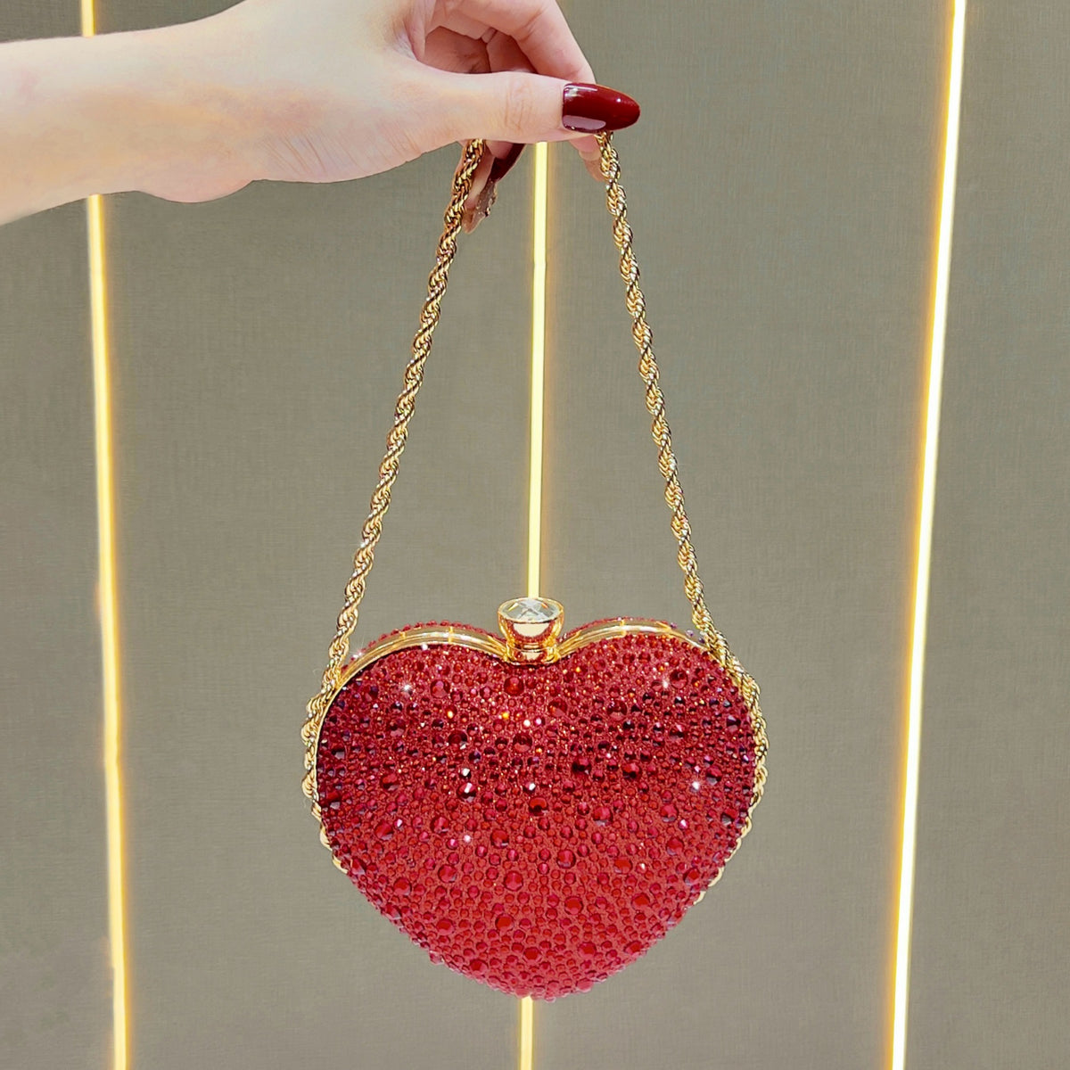 Dazzling Full Rhinestone Heart-Shaped Mini Bag for Women, A Small Top-Handle Lipstick Purse with Exquisite Chain Crossbody Strap, Perfect for Everyday Carry, Parties & Special Occasions