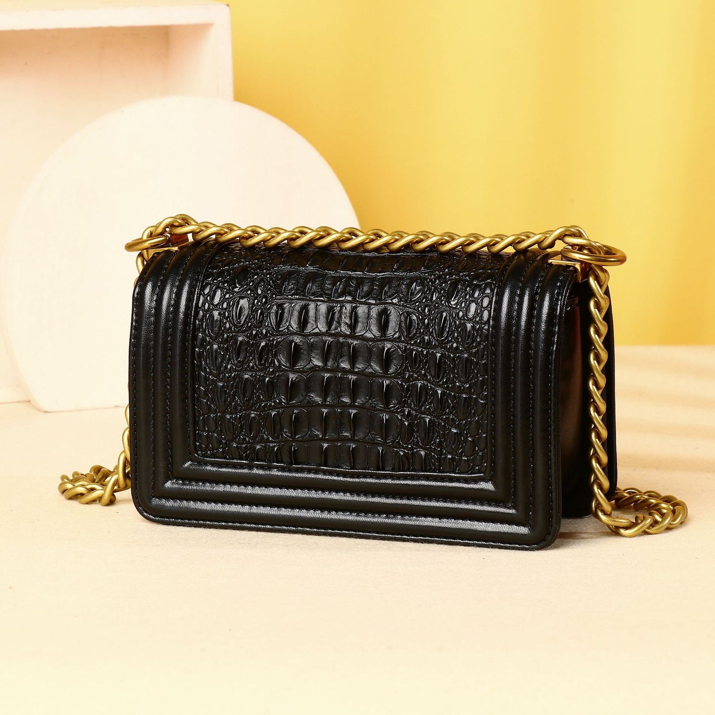 New Arrival Classic Croc-Effect Stylish Mom Bag for Women, A Lightweight Shoulder Crossbody Handbag with Versatile Vintage Design