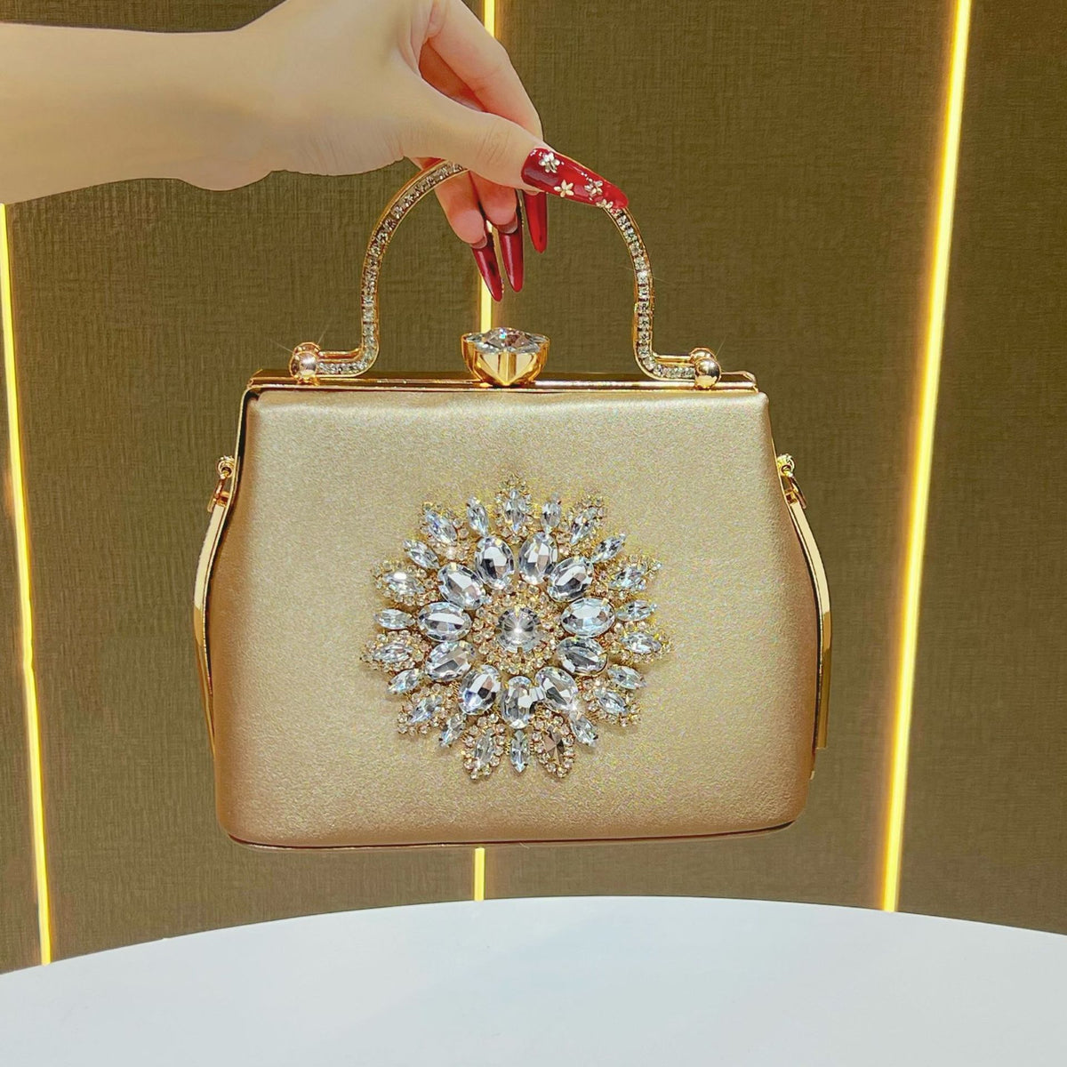 Elegant Rhinestone-Embellished Evening Handbag for Women, A Glamorous Top-Handle Crossbody Shoulder Bag with Sophisticated Design, Perfect for Wedding Bridesmaid Formal Dresses & Special Occasions