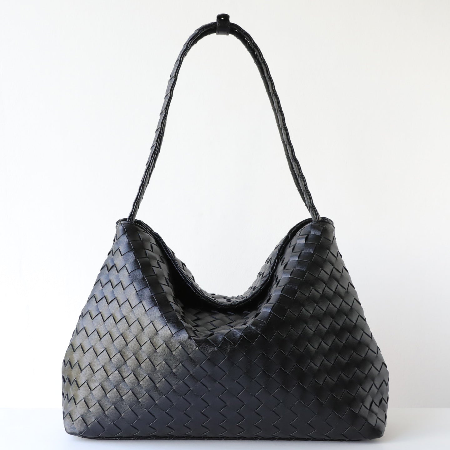 Korean Style Slouchy Woven Tote Bag for Women Large Capacity Vintage Shoulder Handbag, Niche Designer Purse with Natural Woven Texture