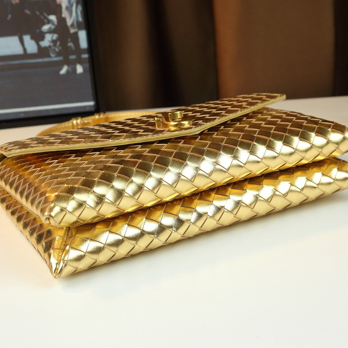 Woven Envelope Clutch Bag for Women Multi-Functional Shoulder Crossbody Handbag, Versatile Purse with Textured Design