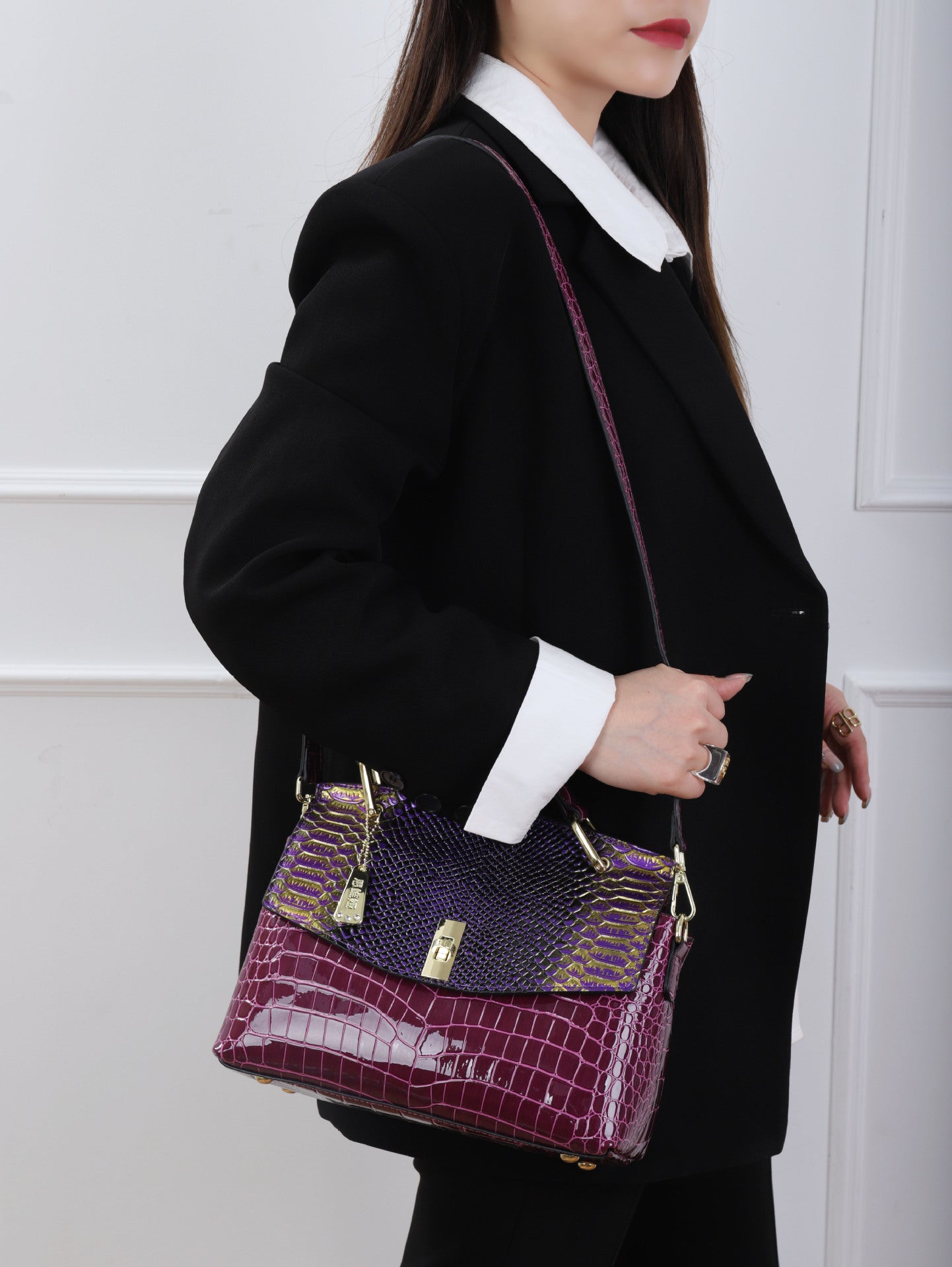 New Arrival Snake-Effect & Croc-Effect Color-Blocked Handbag for Women, A Multi-Color Top-Handle Crossbody Bag with Trendy Design, Versatile Everyday Purse