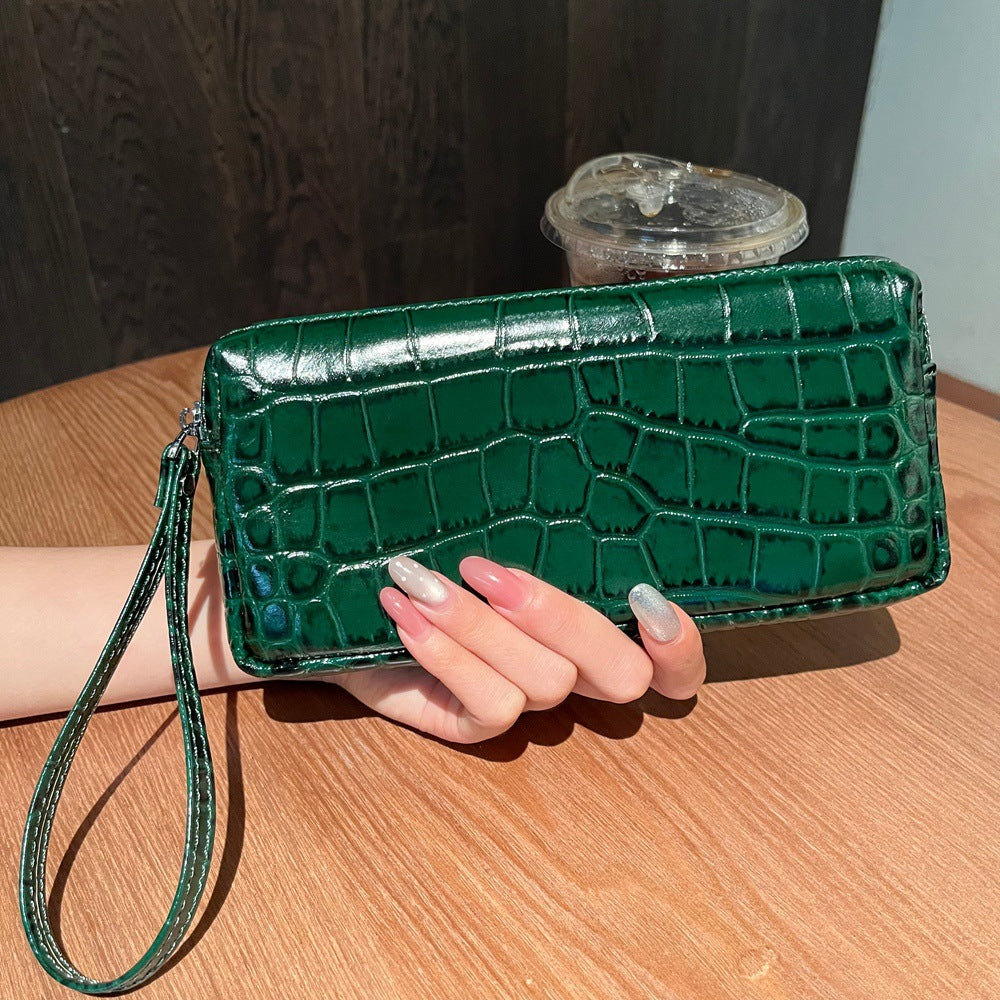 New Arrival Croc-Effect Genuine Leather Wallet for Women, A Top-Layer Cowhide Zip Clutch Phone Bag with Coin Compartment & Hand Grab Design
