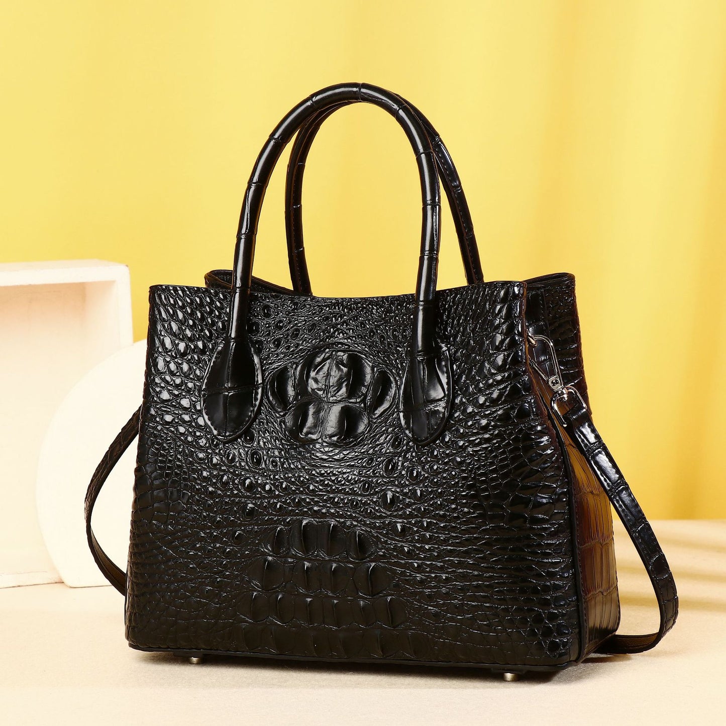 New Arrival Classic 25cm Croc-Effect Garden Tote Bag for Women, A High-End Top-Handle Shoulder Crossbody Handbag with Fashionable Design