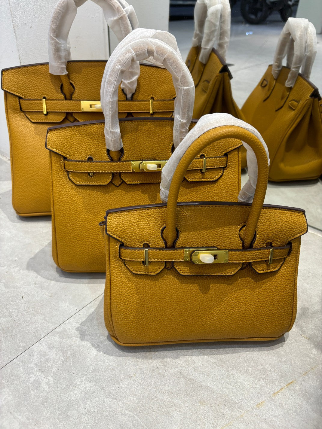 Genuine Pebbled Leather Birkin-Style Gold Hardware Large Capacity Handbag for Women, European Fashion Top Handle Purse, Trendy Casual Tote Bag for Ladies