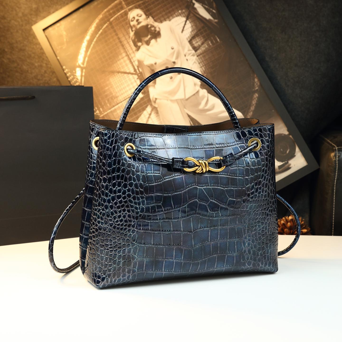New Arrival Croc-Effect Genuine Leather Bag for Women, A Casual Shoulder Crossbody Top-Handle Handbag with Elegant Design, Perfect for Moms