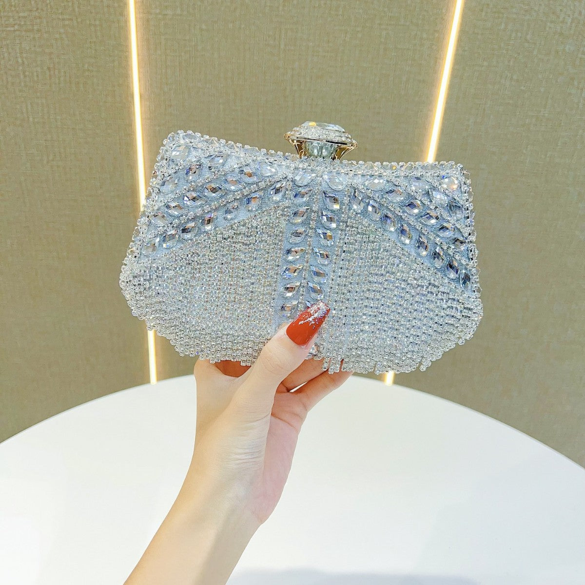 Elegant Rhinestone Tassel Evening Bag for Women, A Sparkly Crystal-Embellished Shoulder Crossbody Purse with Stylish Fringe Detail, Perfect for Birthday Weddings Banquets & Special Occasions