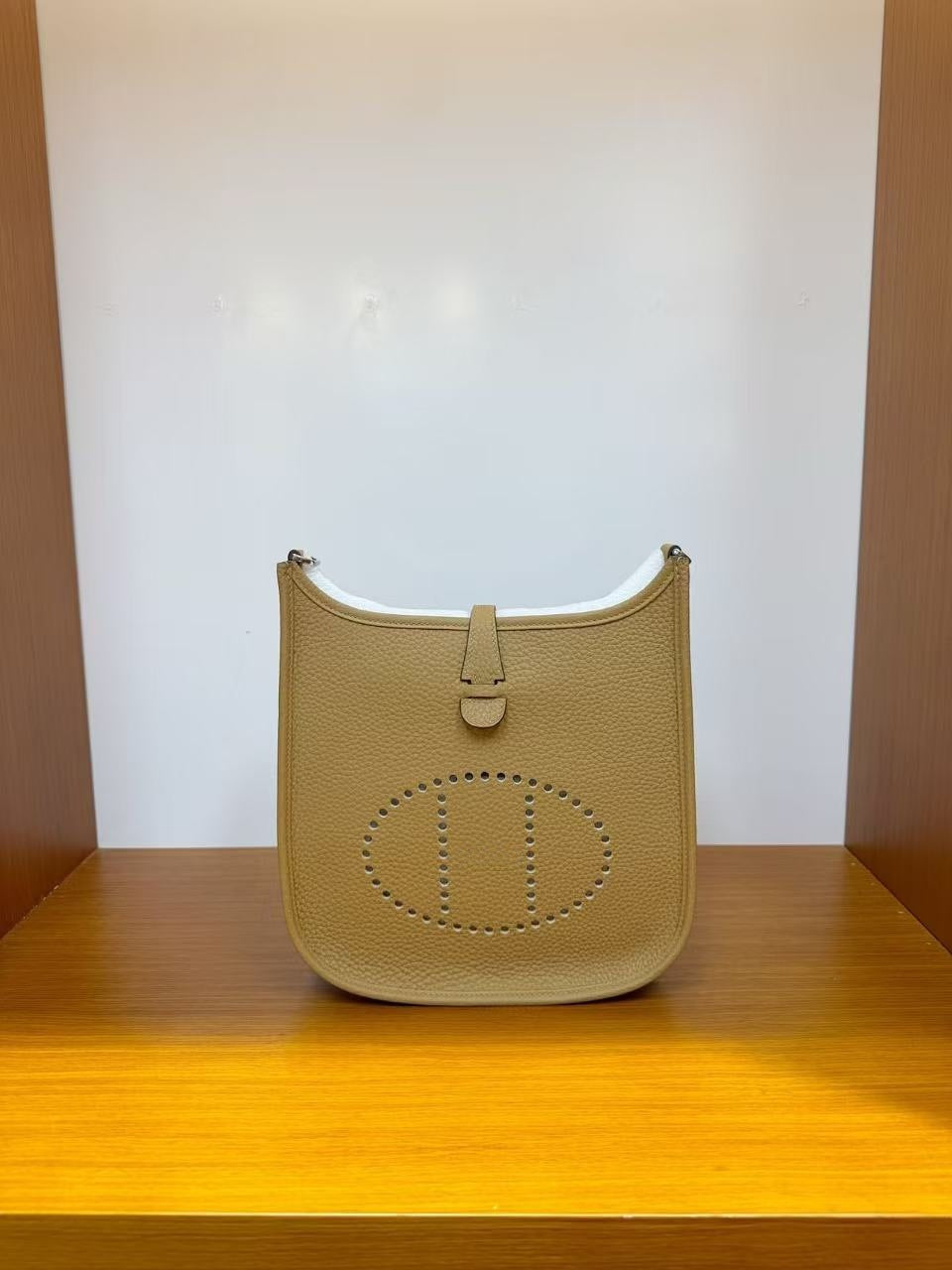 Women's Pebbled Leather Cross-Body Shoulder Bag, Hermès-Inspired Hollow-Out Design, Premium Cowhide Satchel for Daily Use, Factory Direct Bulk Supply
