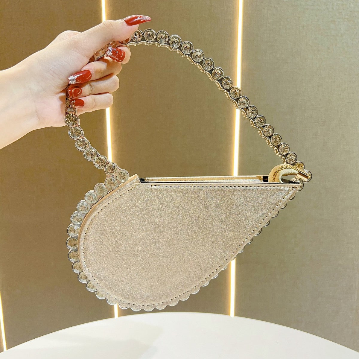 Dazzling Rhinestone Heart-Shaped Clutch for Women, A Korean-Style Top-Handle Evening Bag with Removable Crossbody Shoulder Strap, Perfect for Banquets Weddings & Parties