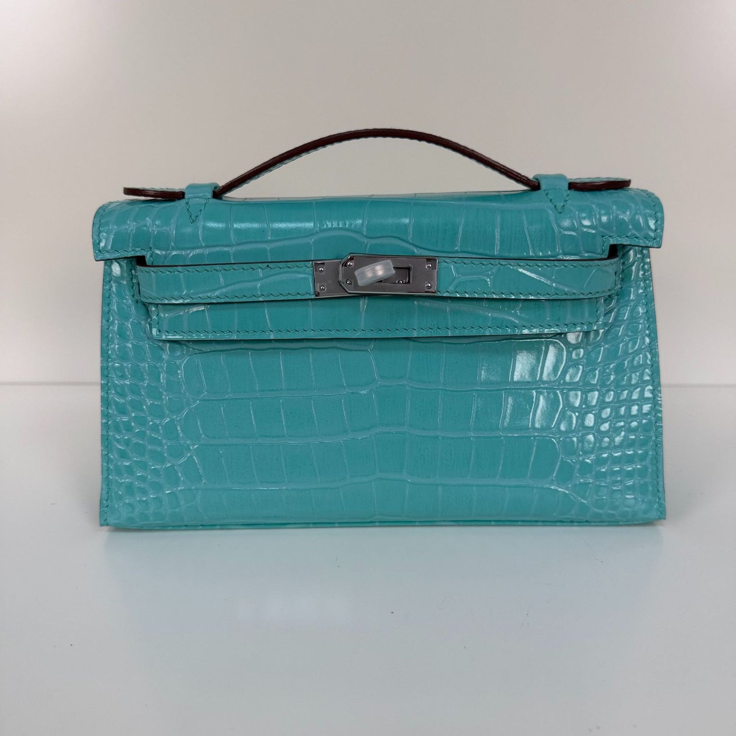 Premium 22cm Croc-Effect Kelly-Inspired Top-Handle Bag for Women, Hand-Stitched Waxed Thread Detailing with Steel Hardware, Light Luxury Genuine Top-Layer Cowhide Leather Handbag
