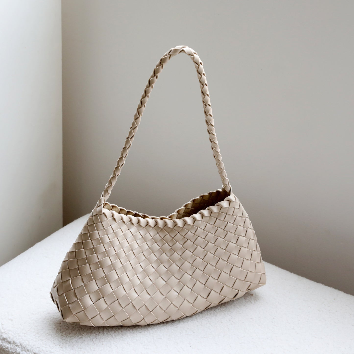 Handwoven Crescent Underarm Bag for Women Vintage Commuter Shoulder Handbag, Niche Versatile Purse with Artisan Texture