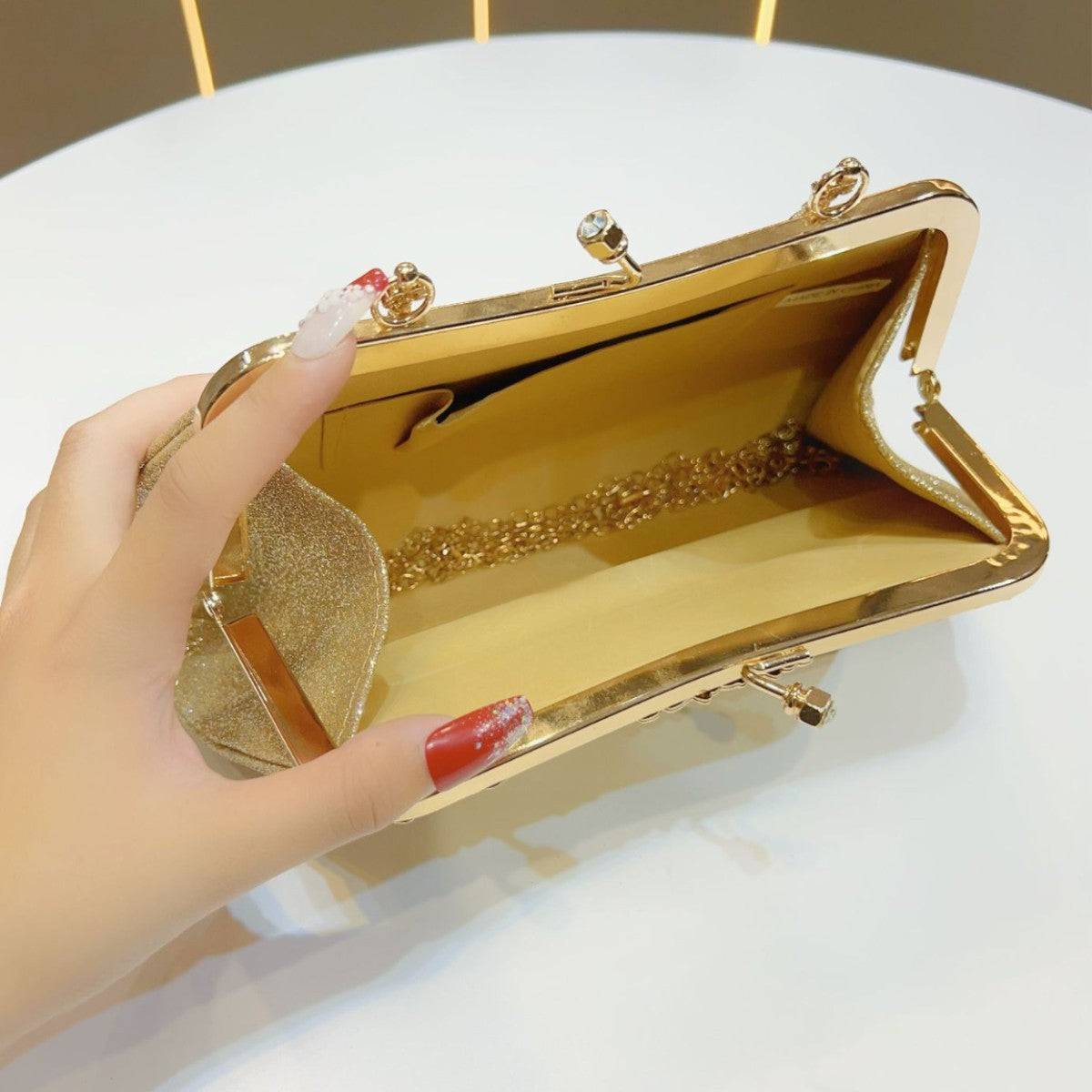 Elegant Pleated Banquet Bag for Women, A Luxurious Top-Handle Evening Handbag with Premium Sophisticated Design, Perfect for Special Occasions