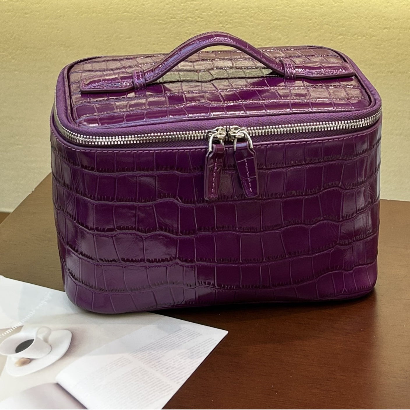 New Arrival Croc-Effect Genuine Leather Makeup Bag for Women, A Premium Top-Layer Cowhide Large Capacity Portable Storage Pouch Perfect for Travel & Daily Use