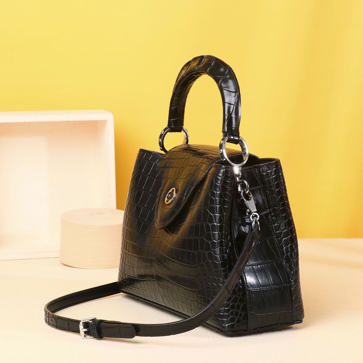 New Arrival Croc-Effect Shoulder Crossbody Bag for Women, A Versatile Top-Handle Handbag with Fashionable Casual Outdoor Design