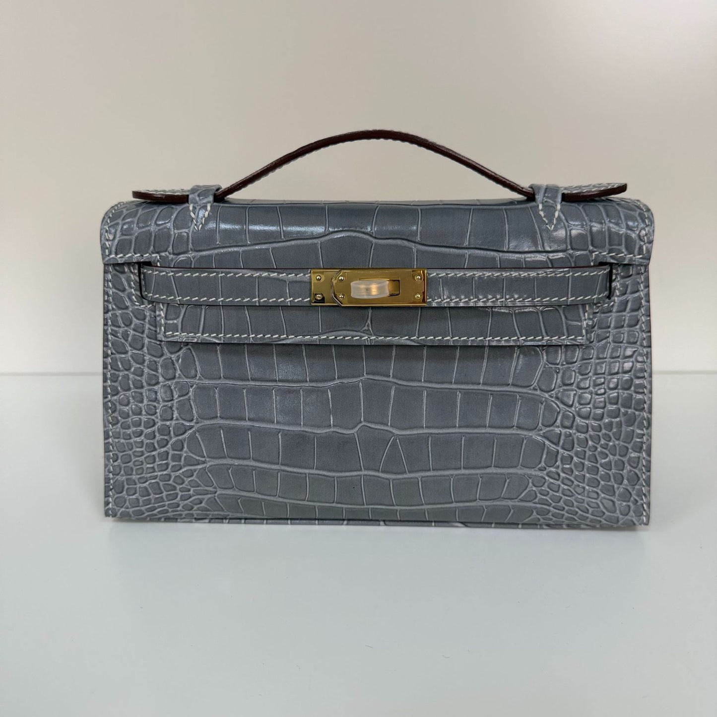 Premium 22cm Croc-Effect Kelly-Inspired Top-Handle Bag for Women, Hand-Stitched Waxed Thread Detailing with Steel Hardware, Light Luxury Genuine Top-Layer Cowhide Leather Handbag