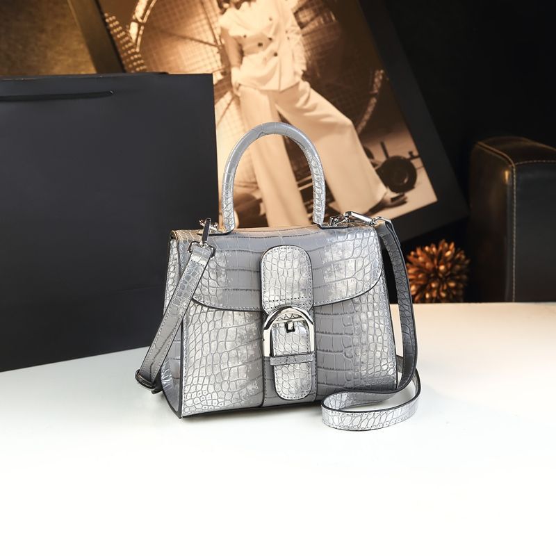 Small Croc-Embossed Genuine Leather Crossbody Bag for Women – Elegant Shoulder Handbag with Premium Textured Finish, A Compact Yet Sophisticated Purse for Everyday Style