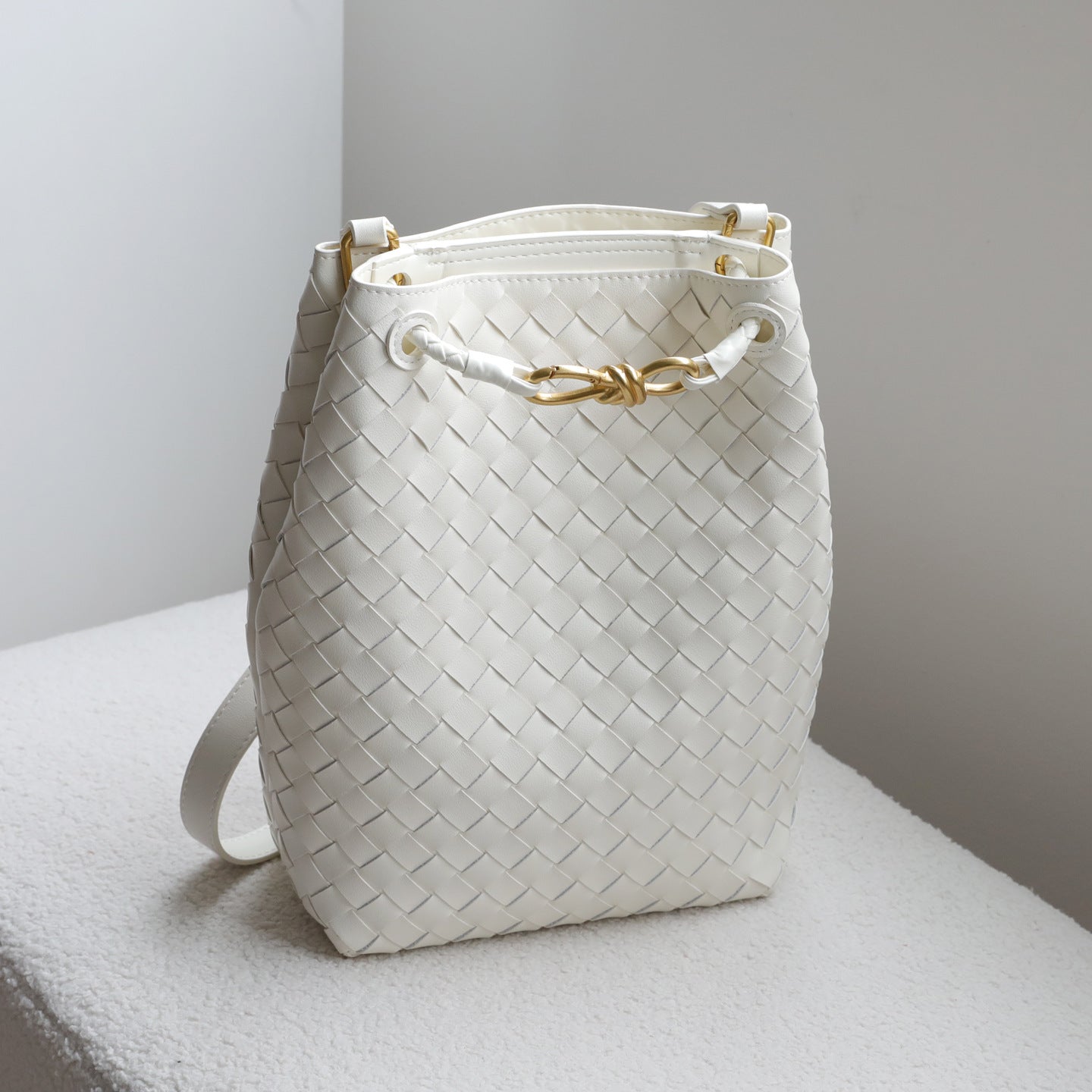 Bow Woven Bucket Bag for Women Niche Shoulder Crossbody Handbag, Fashion Cowhide Purse with Elegant Bow Detail