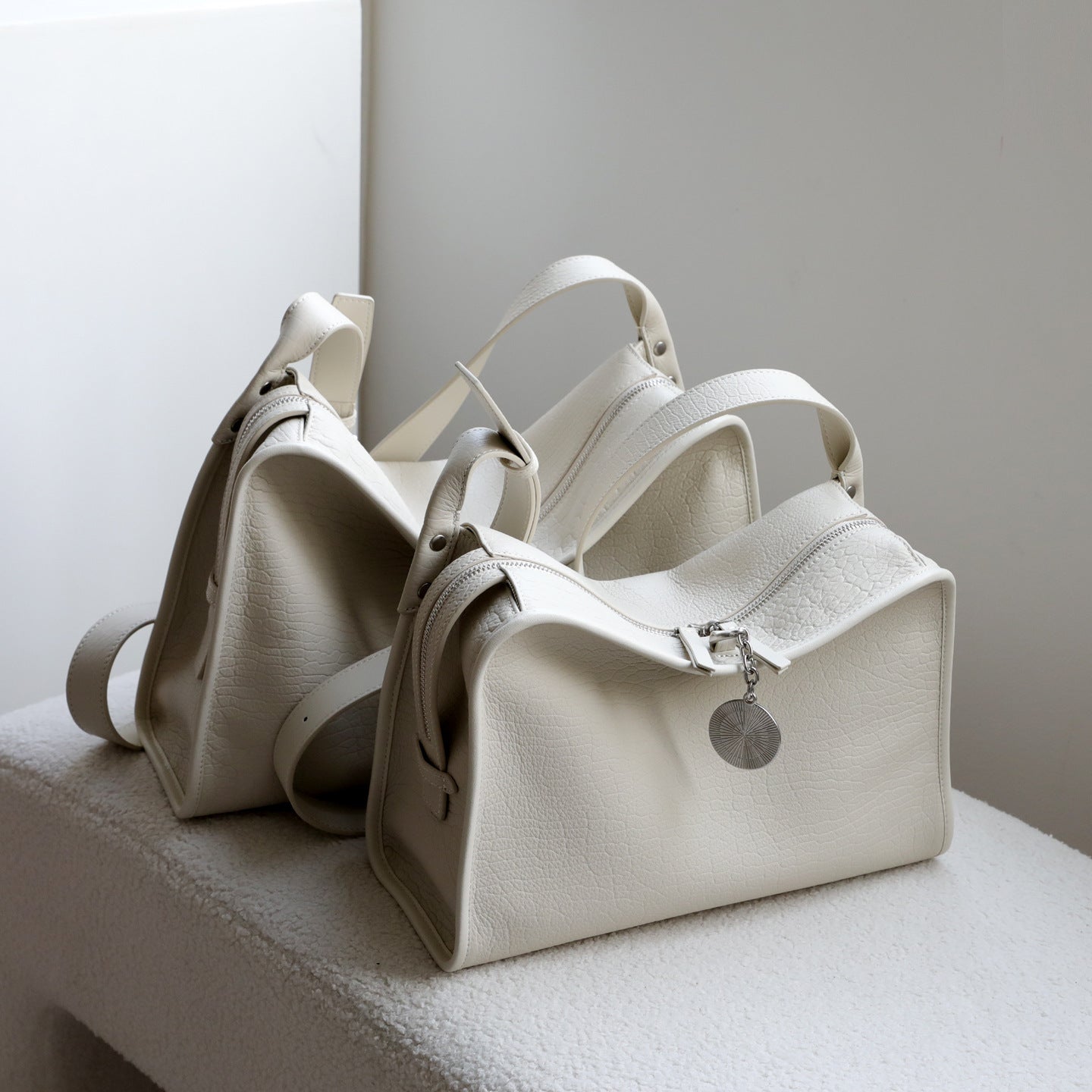 Soft Top Layer Cowhide Tote Bag for Women Large Capacity Commuter Shoulder Handbag, Premium Genuine Leather Purse with Luxurious Feel