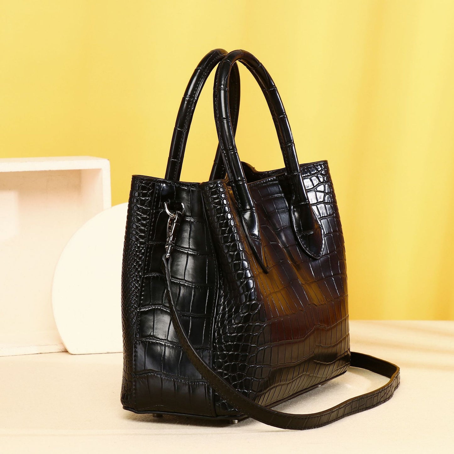 New Arrival Classic Croc-Effect Garden Tote Bag for Women, A High-End Top-Handle Shoulder Crossbody Handbag with Fashionable Design