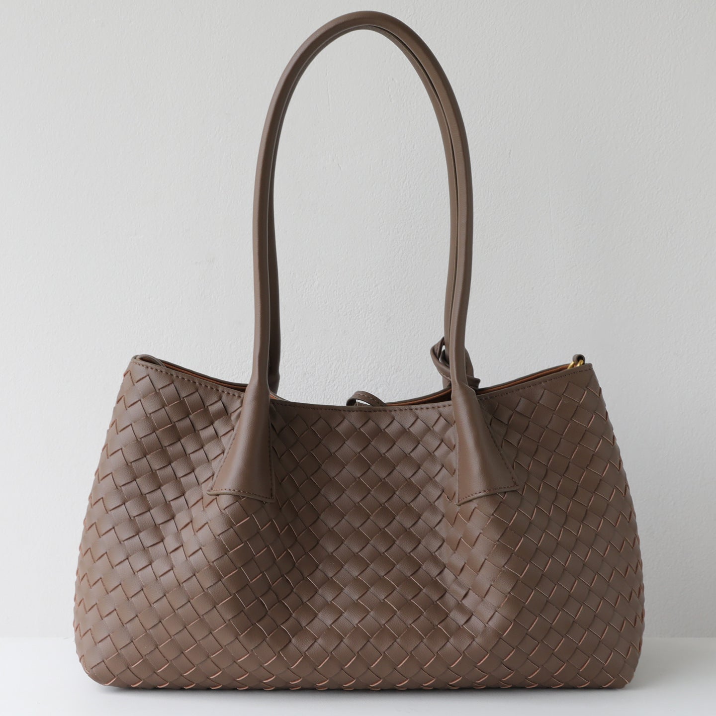 Genuine Leather Woven Underarm Bag for Women Large Capacity Commuter Shoulder Handbag, Niche Versatile Purse with Artisan Texture