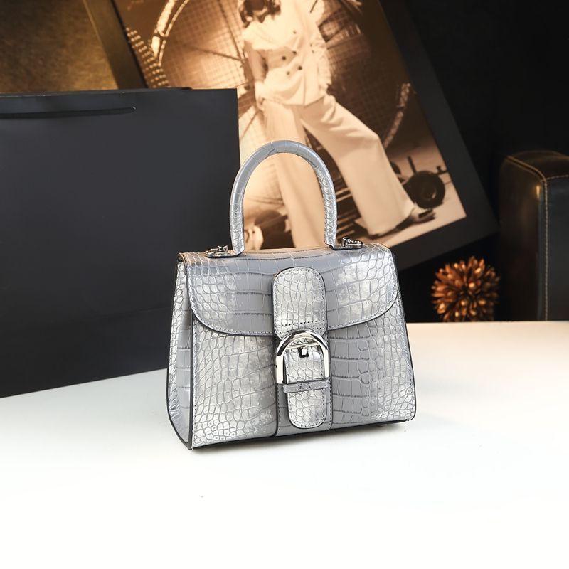 Small Croc-Embossed Genuine Leather Crossbody Bag for Women – Elegant Shoulder Handbag with Premium Textured Finish, A Compact Yet Sophisticated Purse for Everyday Style