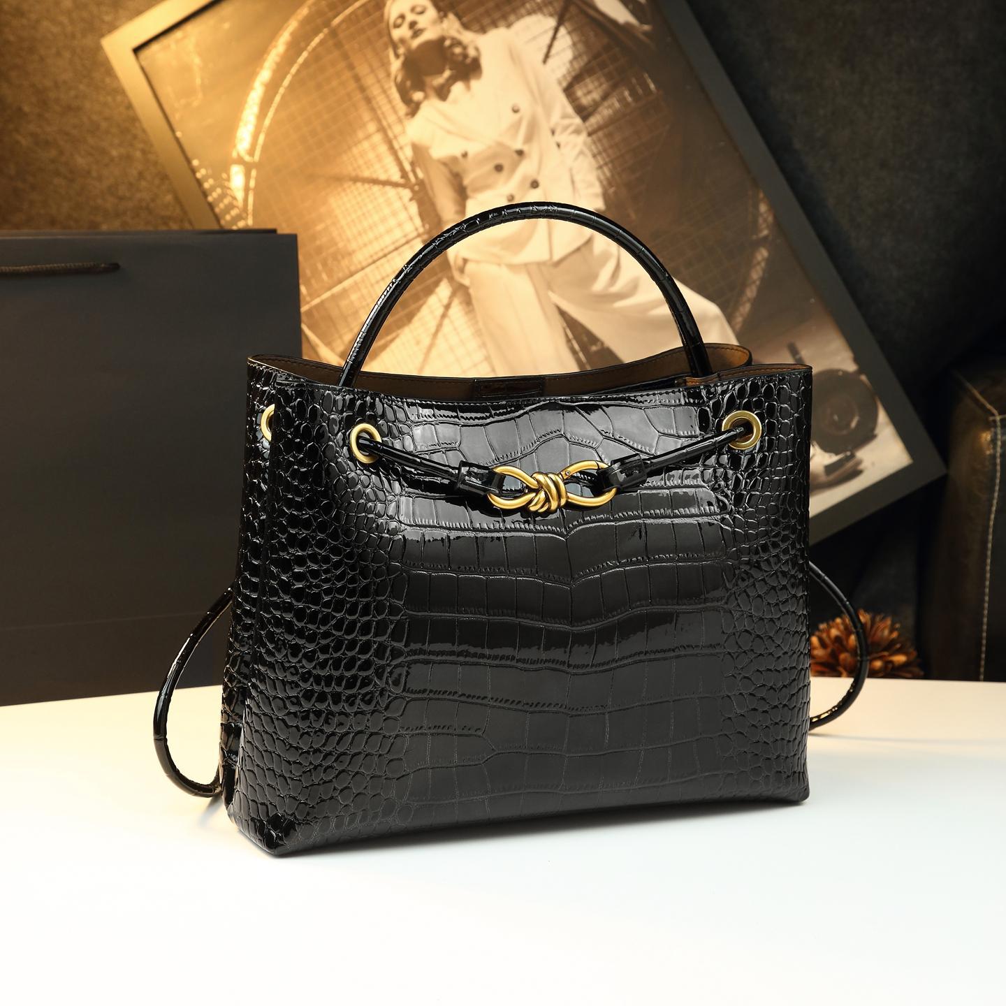 New Arrival Croc-Effect Genuine Leather Bag for Women, A Casual Shoulder Crossbody Top-Handle Handbag with Elegant Design, Perfect for Moms