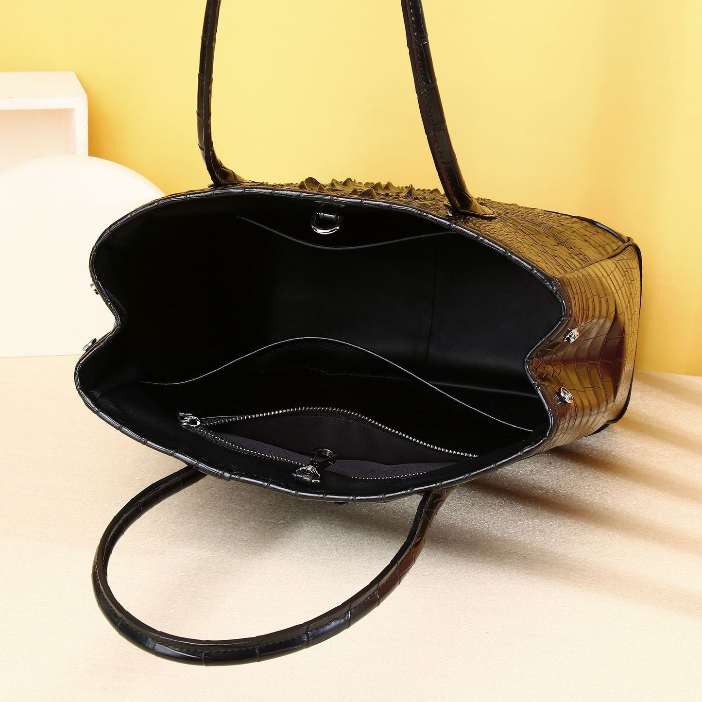New Arrival Croc-Effect Classic Vertical Tote Bag for Men, A Versatile Large Capacity Top-Handle Handbag with Fashionable Design