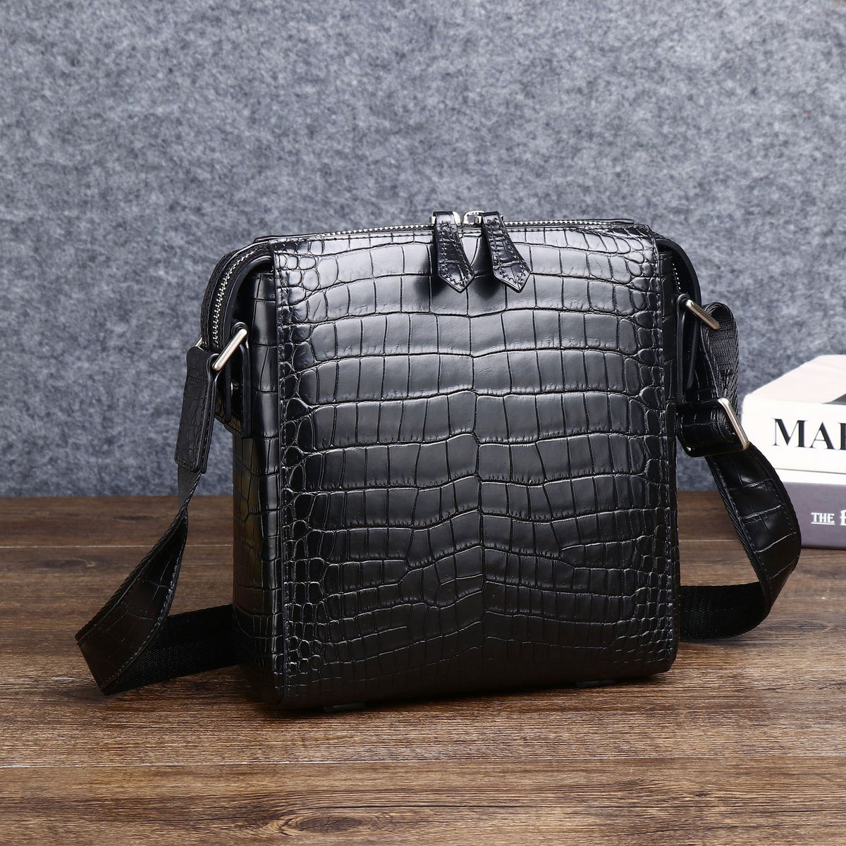 New Arrival Croc-Effect Business Shoulder Bag for Men, A Trendy Crossbody Backpack with Fashionable Design, Perfect for Outdoor & Everyday Use
