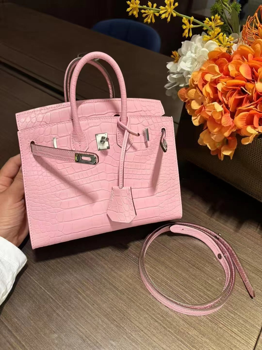 Genuine Leather Crocodile-Embossed Birkin-Style Bag for Women, Hand-Stitched Waxed Thread Vintage Fashionable Tote, Large Capacity Versatile Top Handle Purse for Ladies