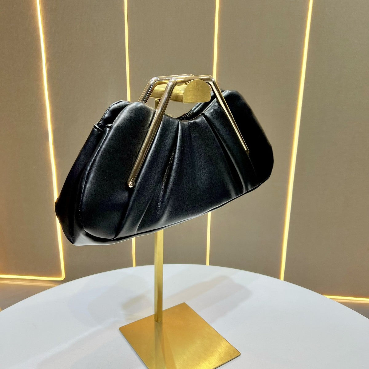 New Arrival Pleated Top-Handle Bag for Women, A Boutique-Style Pleated Clutch with Glamorous Elegant Design, Versatile Evening Handbag for Banquets & Special Occasions