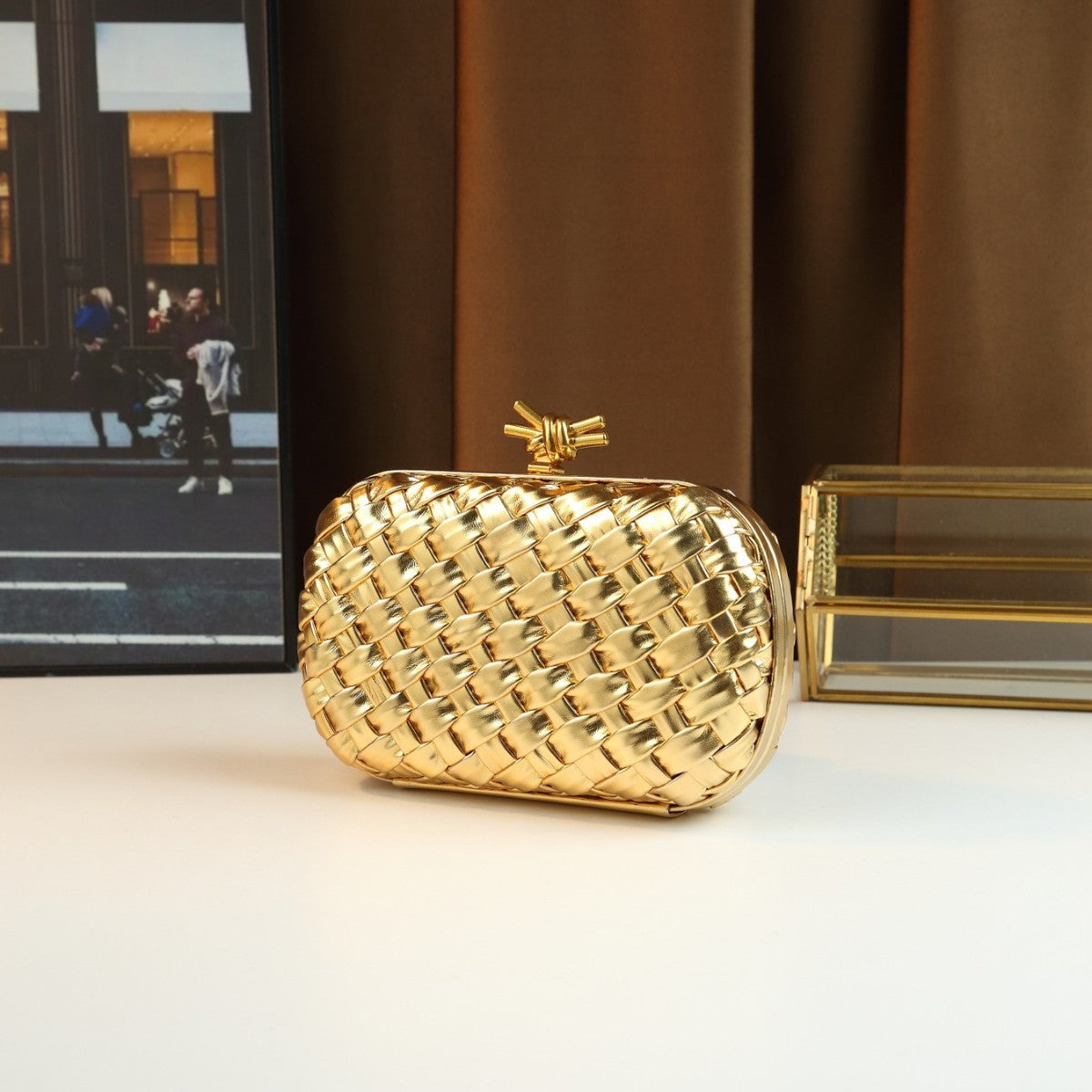 New Arrival Woven Makeup Bag for Women, A Minimalist Classic Small Crossbody Shoulder Purse Perfect for Banquets & Everyday Use