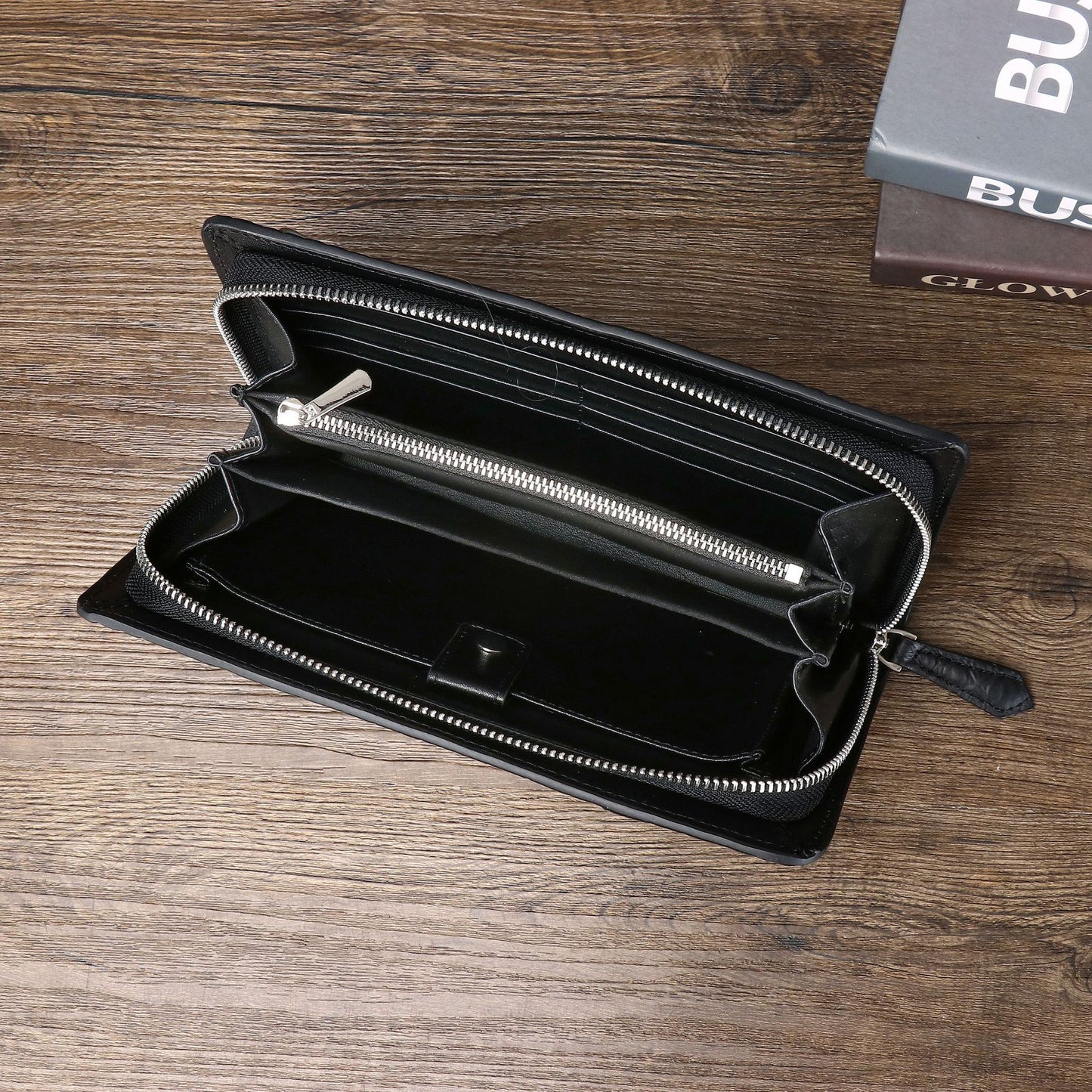 New Arrival Matte Croc-Effect Men's Clutch Wallet, A Multi-Card Handheld Business Bag with Wrist Strap & High-End Sophisticated Design
