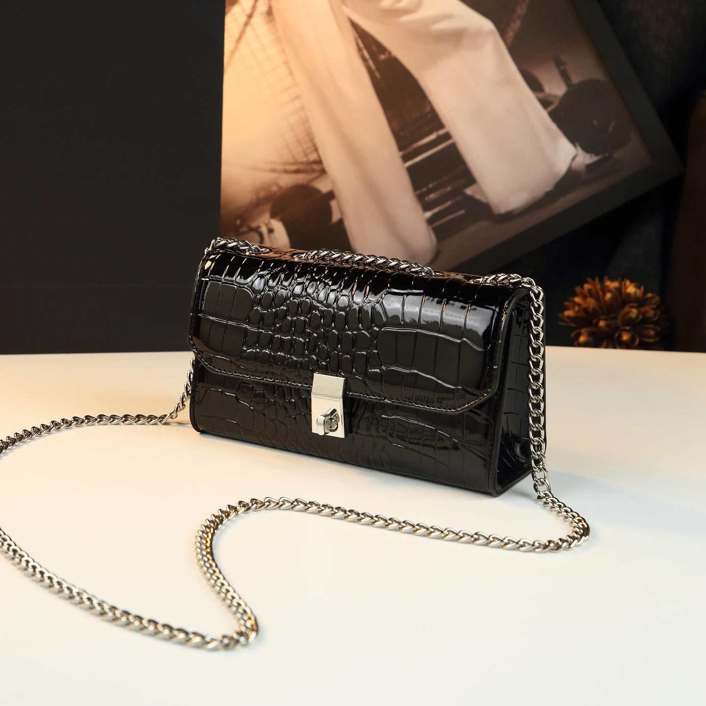 New Arrival Vintage Croc-Effect Small Crossbody Bag for Women, A Chain Shoulder Underarm Handbag with Versatile Fashionable Design