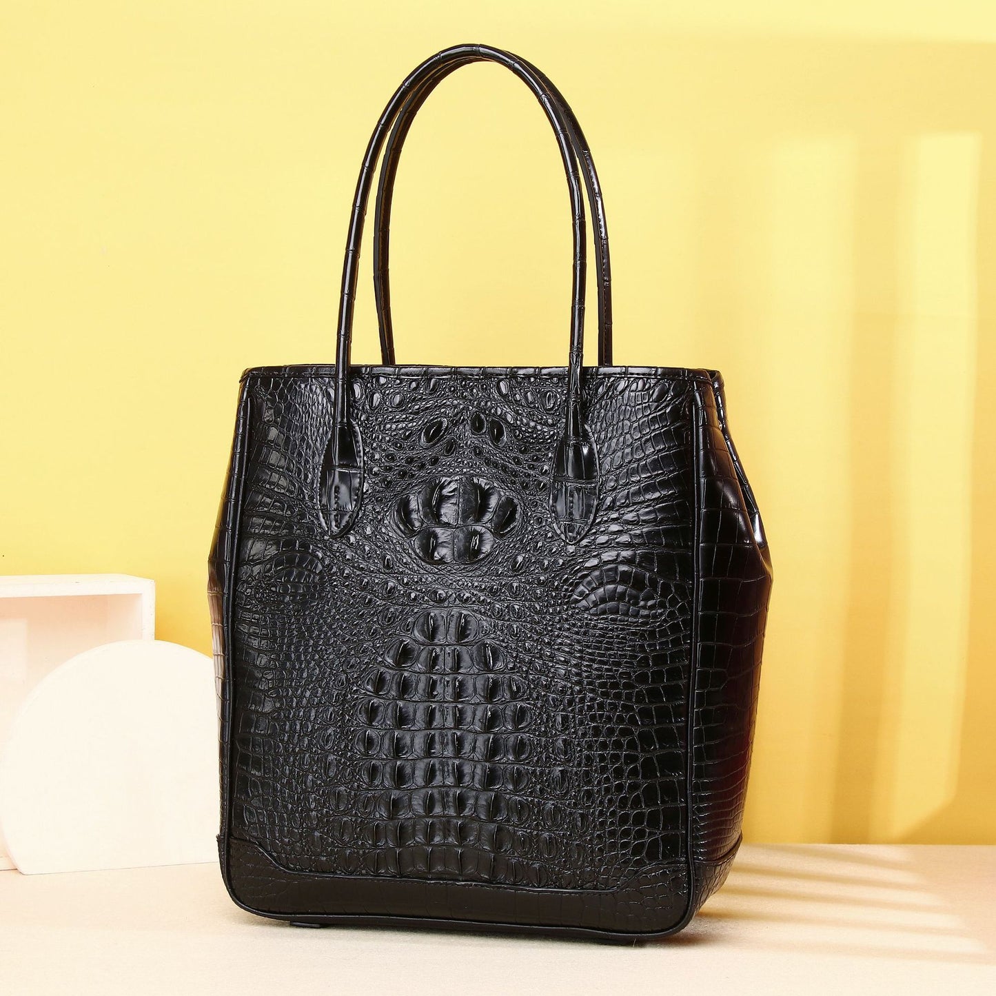 New Arrival Croc-Effect Classic Vertical Tote Bag for Men, A Versatile Large Capacity Top-Handle Handbag with Fashionable Design