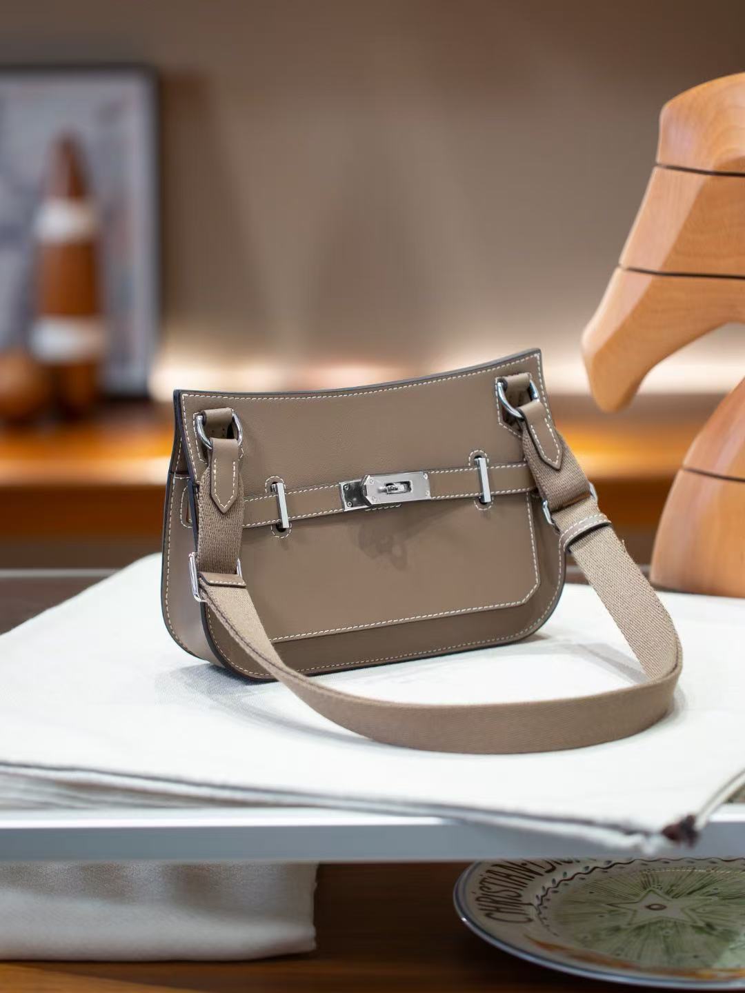Women's Mini Kelly-Style Cross-Body Shoulder Bag, Hermès-Inspired Premium Swift Calfskin Leather Purse, Gypsy Boho Chic Handbag with Genuine Leather, Trendy Everyday Satchel for Fashion-Forward Women