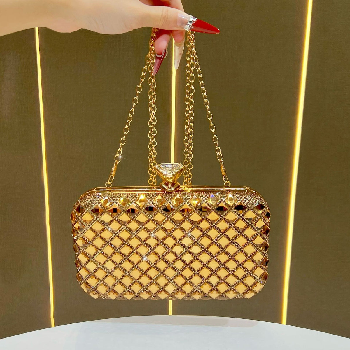 Dazzling Rhinestone-Embellished Evening Clutch for Women, A Sparkly Crossbody Bag with Elegant Design, Perfect for Formal Dresses Parties Weddings & Banquets